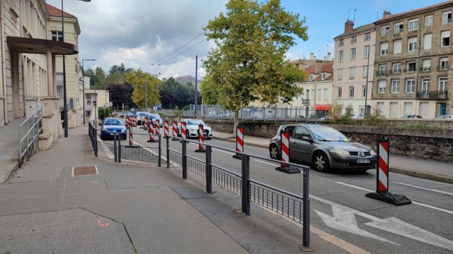 L'association Place aux Piétons- Loire Sud en partenariat avec les parents d'élèves des écoles de Tardy et l'association OCIVELO, va débaptiser le boulevard urbain (à hauteur du groupe scolaire Tardy), le lundi 19 septembre à 11H 30 pour soutenir le test de 2 X une voie de cette portion de boulevard pendant la semaine de la mobilité 2022.